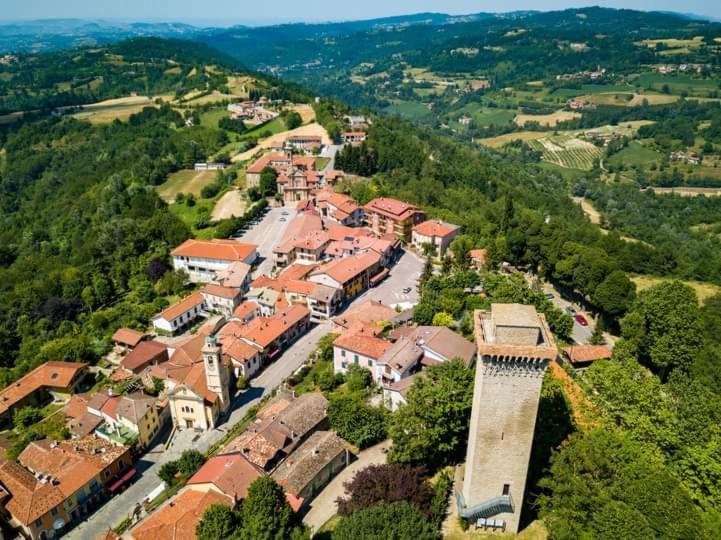 La Tana Dello Scoiattolo - Adults Only Bed & Breakfast Murazzano  Eksteriør bilde