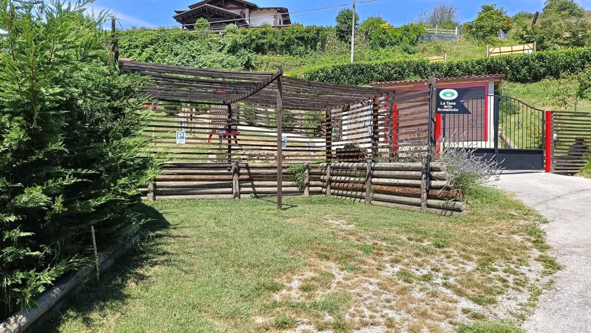La Tana Dello Scoiattolo - Adults Only Bed & Breakfast Murazzano  Eksteriør bilde
